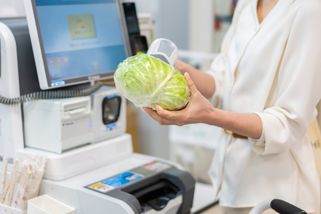 V obchodech si neví rady: Lidé podvádí na pokladnách