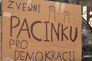 Macinkův Erós: Jak Motoristé skrze Teorii hostiny ovládli českou pravici - Médium.cz