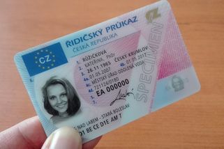 Na Ministerstvo dopravy přichází nový ministr. Martin Kupka slibuje, že výměna řidičáku nebo přepis auta půjde vyřešit z tepla domova