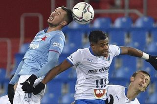 Podzim uzavřel divoký šlágr, Slavia v devíti urvala bod na Baníku! V Liberci gól nepadl - Sport.cz
