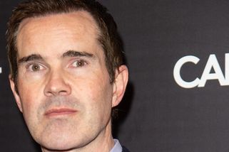 Jimmy Carr pobouřil veřejnost žerty o holokaustu a Romech - Novinky