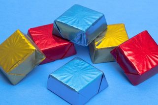 Věděli jste, že ledová čokoláda se nemusí skladovat v lednici? A nesmí se do ní kousat!