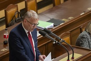 Alenka říkala, že mám obstruovat, parodoval Babiše ministr Dvořák. Okamuru označil za nácka