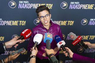 Pirátský klub: Na čtrnáct žen jen čtyři muži - Novinky