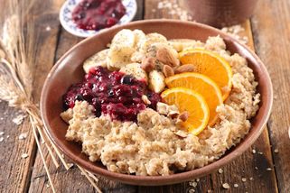 Nasadili pacientům krátkou ovesnou dietu, cholesterolu jim klesl o 10 %