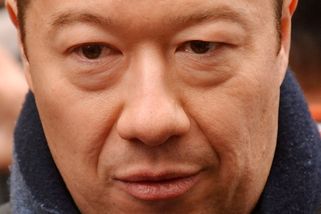 Okamura a státní BMW? Tvrdě kritizuje ostatní. Víte, v čem jezdí sám? - Médium.cz