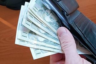 Zveřejnili platy státních úředníků: Berou statisíce, dva i přes milion měsíčně