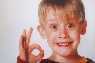 Drogy a zatýkání jsou minulostí: Z Kevina ze Sám doma je starostlivý táta, co se brzy dočká obrovské pocty! - Super.cz