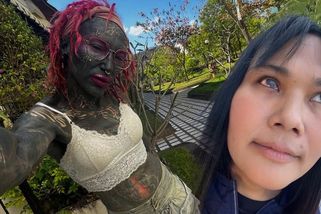 Kontroverzní umělkyně s uříznutými bradavkami ženě vytetovala slepé oko. Dopadlo to skvěle!