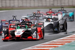 Formule E je pro smích, půlce aut došla při závodu elektřina - Garáž.cz