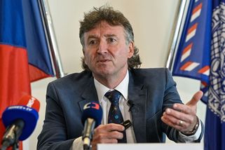 Šéf ČLK Kubek schytává ostrou kritiku. Nařkl sestry, že chtějí lékaře připravit o peníze - Novinky