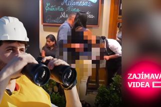 Cože? Muž na veřejnosti mačkal své partnerce křídla lásky | Zajímavá videa