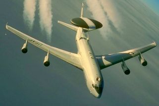 Trump zuří, Írán ho šeredně vytrestal. Zničil americkému letectvu „boží oko“ za 5,7 miliard. Nové už vyrobit nepůjde