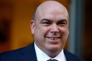 Po potopení jachty u Palerma se pohřešuje britský miliardář. Jeho kolegu o víkendu přejelo auto - Novinky