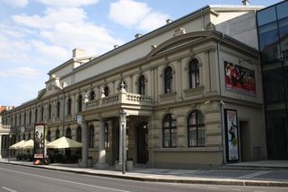 Zapomenuté tváře normalizačního popu: Laďka Kozderková. Česká Streisandová mohla být evropskou star - Médium.cz