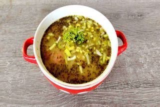 Vydatná čočková s kobáskou zahřeje duši i tělo | Zdraví na talíři