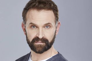 Seriál Chlap je uplakaná verze Dr. House s prvky Poldy a Ordinace v růžové zahradě