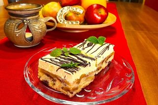 Obrácený jablečný koláč s krémem | Recepty od Jany