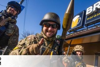 VIDEO: Protitankové pancéřovky a tisíce samopalů. Prohlédněte si zbraně, které Česko dodalo na Ukrajinu