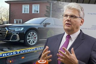 OBRAZEM: Zabavení luxusního auta, policisté v kuklách a Ludvík v klepetech. Dramatické zatčení šéfa Motola – eXtra.cz