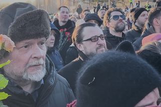 Rusko je svobodná země, můžu si stát, kde chci, řekla žena a dostala obuškem