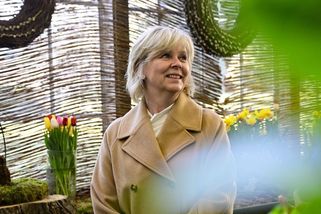 Eva Pavlová vítala jaro na Hradě: Nadchla svěžím outfitem a provokovala obutím. Z „pracovních“ bot je právem hit - Super.cz