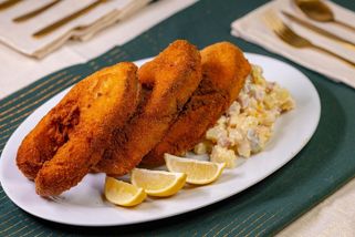 Co se dřív jedlo na Vánoce? Houbový kuba, prvorepublikoví šneci i echtovní zavináči - Proženy.cz