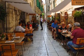 Proč chorvatské restaurace tak zdražily - Portál řidiče