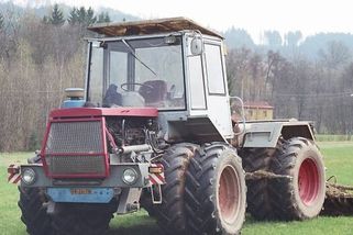 KVÍZ: Znáte československý traktor ŠT 180? Dokázal nahradit až tři pásové stroje
