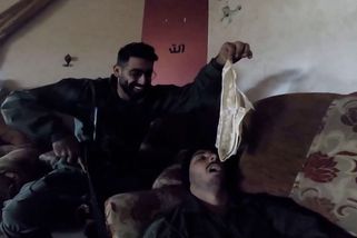 Izraelští vojáci na sociálních sítích pózují se spodním prádlem Palestinek - Novinky