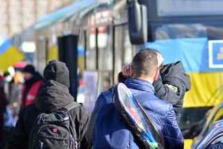 Uprchlíkům z Ukrajiny se zmrazí životní minimum, prosadili poslanci ODS a TOP 09 - Echo24.cz