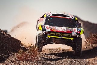 Svezl jsem se s továrním Raptorem Martina Prokopa na trati Dakaru! Ještě teď hledám vhodná slušná slova - Garáž.cz