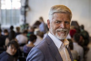 Z komunisty stoupencem demokracie. Nově zpřístupněný dokument o Petru Pavlovi - Seznam Zprávy