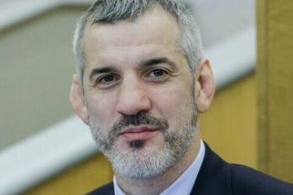 Ruský exposlanec vypadl z třetího patra. Před smrt...