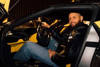 Hrůza a děs: Hvězda NBA má nové auto, na zakázkový supersport Stephena Curryho se ale nedá dívat - Garáž.cz
