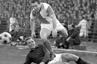 Jak komunisti ničili fotbal. Historici vzpomínají na fantastické i pohnuté dějiny ligy