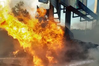 Požár kamionu zablokoval pražskou Jižní spojku - Novinky