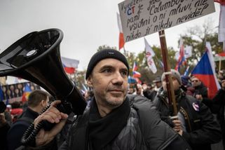 Antivaxer Vrabel bral za covid 2,4 milionu dotací. Odhalení, jak k nim přišel - Seznam Zprávy