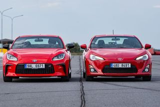 Srovnání aut, po kterých nám bude smutno: Úžasné Toyoty 86 vedle sebe. Opravdu je ta nová o tolik lepší? - Garáž.cz