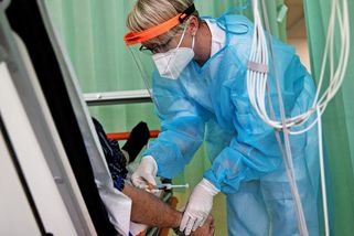 Covid sílí. Zpřísňovat se nebude, nakazili se hlavně neočkovaní, říká Vojtěch - Seznam Zprávy