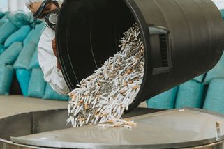 Na Slovensku míchají do asfaltu nedopalky, zvyšují tím životnost silnic - Novinky