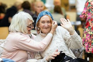 Namísto péče o duševní zdraví vedou u seniorů benzáky, obvodní lékaři je v závislosti podporují - Médium.cz