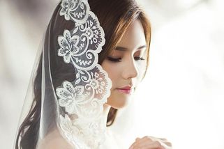 Manželka na kliknutí: Tisíce žen v katalogu jsou připraveny k výběru jako zboží - Médium.cz