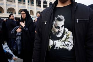 Íránský vzpěrač chce azyl v Norsku. Nechtěl nosit tričko s mrtvým velitelem - Seznam Zprávy