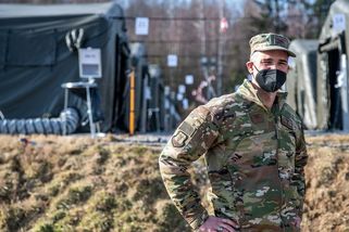 Vojenská policie dostane pomocníky. Budou kontrolovat focení civilistů - Médium.cz