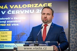Ministr Jurečka vysvětlil snížení valorizace: Pomoc důchodcům musí mít hranici
