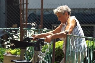 Půjčila rodině životní úspory. Peníze nevrátili, babičku nechají živořit - Seznam Zprávy