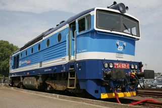 railtarget.cz/osobni-doprava/silvestrovsky-narez-v-cele-s-neznicitelnym-brejlovcem-zaduni-na-strese-zeleznice-11611.html