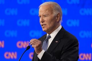 Bidenovi sponzoři po jeho nejistém vystoupení v debatě uvažují, co dál