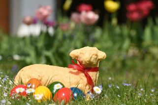 Velikonoční kvíz: Víte, proč se peče beránek a proč mlčí zvony? Možná vás nachytáme - Proženy.cz